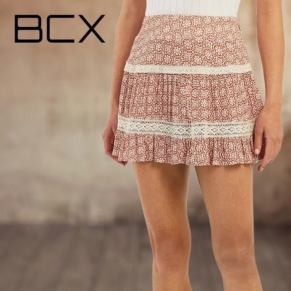 BCX Juniors' Printed Lace Accent Pull-On Swingy Tiered Skirt NWT/XL Jr.’s - Picture 1 of 12
